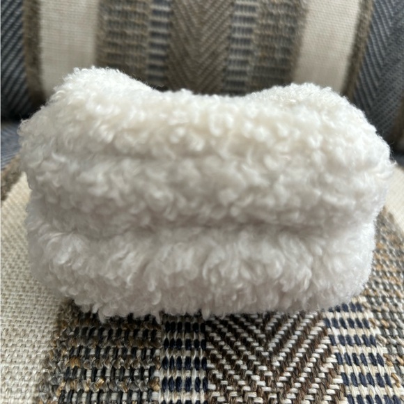 ✨LULULEMON Athletica Nano Clip-On
Fleece Backpack Light Ivory - Picture 8 of 13